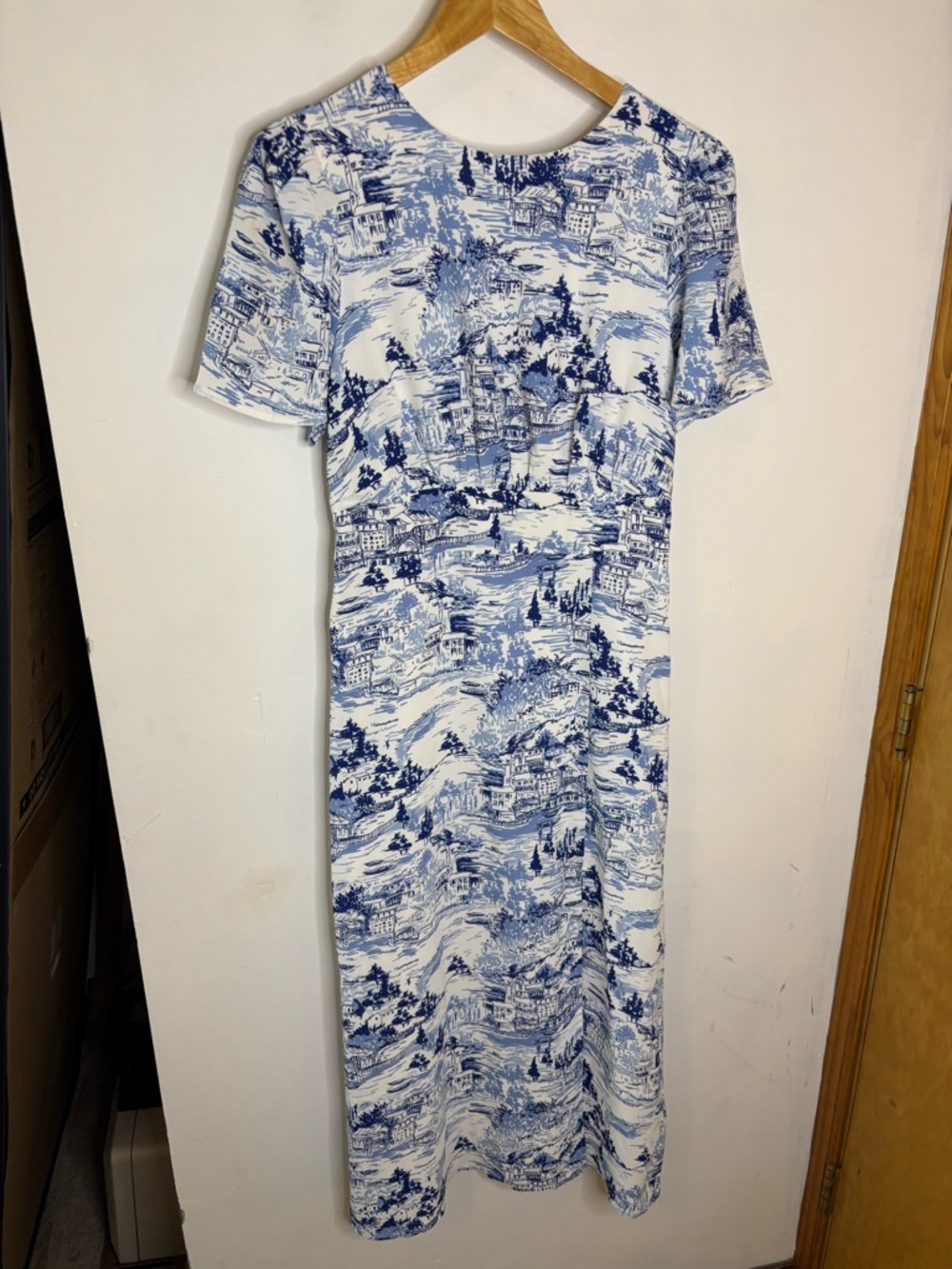 Sugarlips Francine Toile Blue & White Scenic Print Midi Dress with Side Slit - Picture 6 of 10
